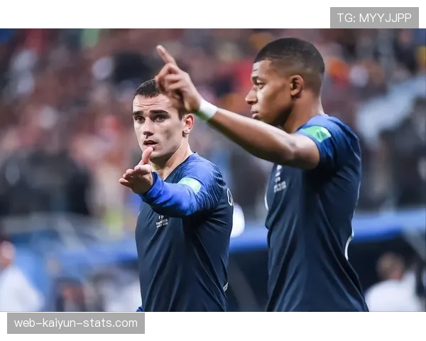 巴尔科拉与杜埃对比：新一代法国边锋的战术角色与成长路径差异